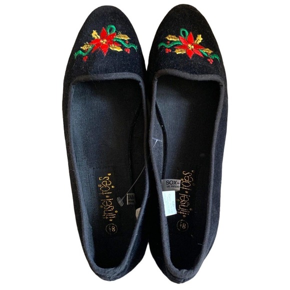 𝅺VINTAGE Tinsel Toes Black Velvet Poinsettia Embroidered Flats 8.5 - Picture 2 of 9
